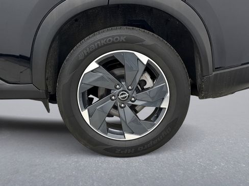 Used 2024 Nissan Rogue SV image 12