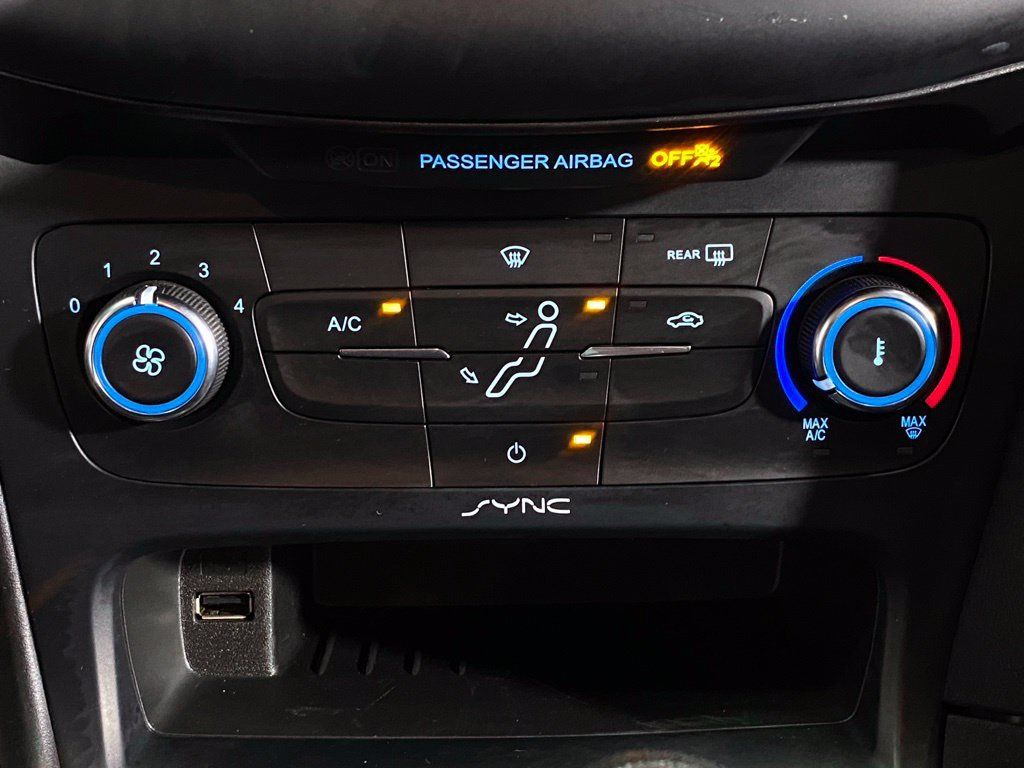 Used 2016 Ford Focus SE w/ SE Power Seat Package FWD image 23