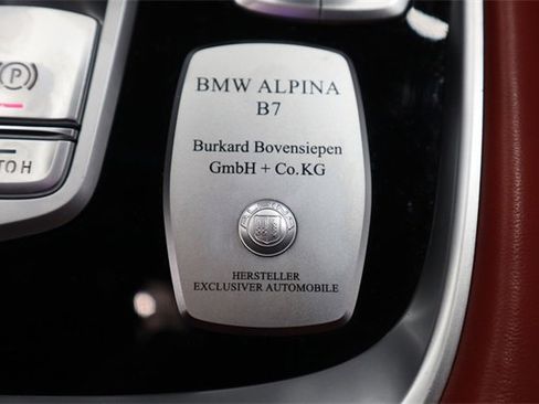 Certified 2022 BMW ALPINA B7 xDrive w/ Luxury Rear Seating Package image 31