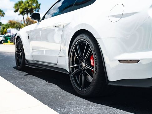 Used 2020 Ford Mustang Shelby GT500 w/ Technology Package RWD image 8