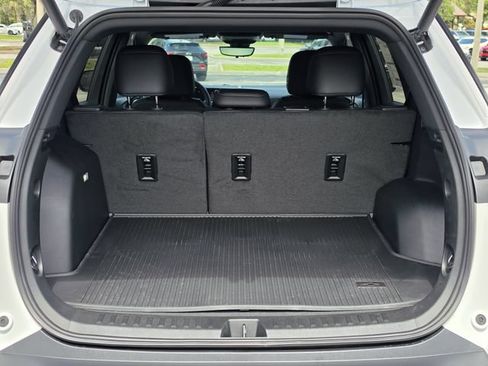 New 2027 Chevrolet Equinox LT w/ Convenience Package II AWD/4WD image 12