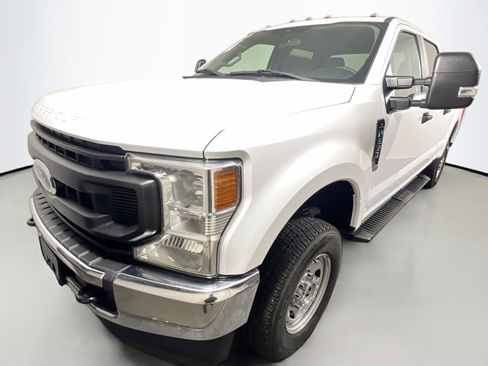 Used 2022 Ford F250 XL w/ Power Equipment Group image 9