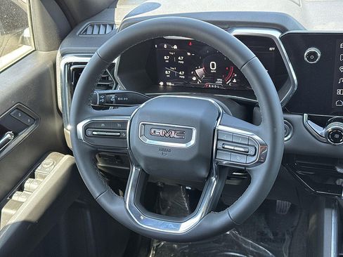 New 2026 GMC Canyon Elevation w/ LPO, Black Badging Package RWD image 8