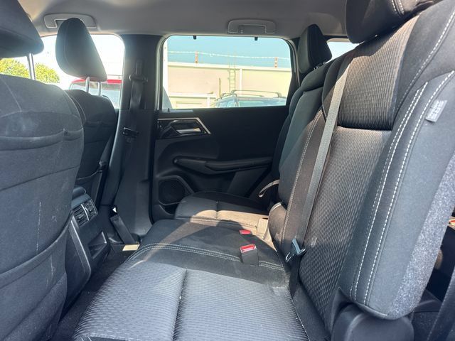 Used 2022 Mitsubishi Outlander ES FWD image 11