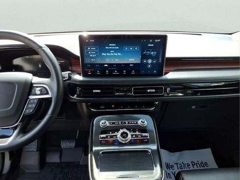 Used 2022 Lincoln Nautilus Reserve w/ Equipment Group 202A AWD/4WD image 12