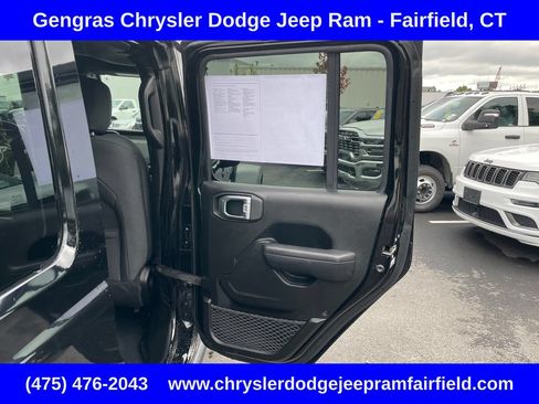 Used 2024 Jeep Wrangler Unlimited AWD/4WD image 25