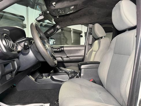Used 2019 Toyota Tacoma SR RWD image 9