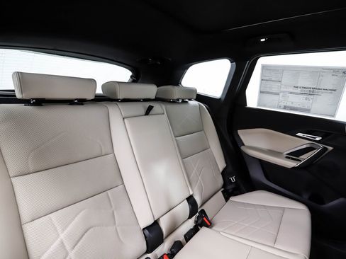 Used 2025 BMW X1 xDrive28i w/ Technology Package image 26