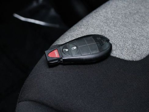 Used 2014 Jeep Cherokee Sport image 14