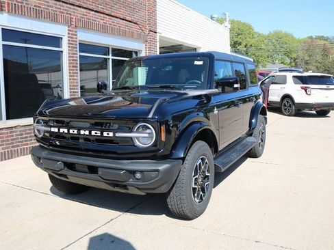 New 2025 Ford Bronco Outer Banks image 6