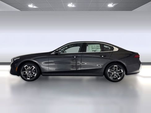 Used 2026 BMW 530i w/ Premium Package image 2