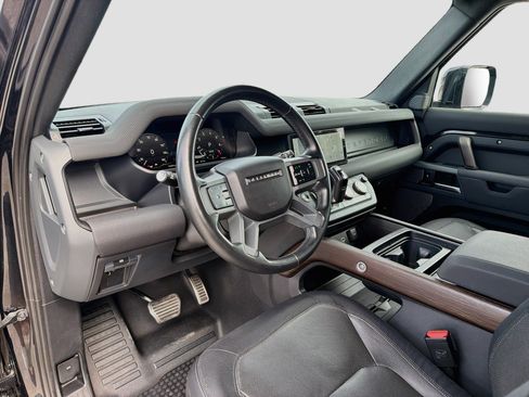 Used 2023 Land Rover Defender 110 X-Dynamic SE AWD/4WD image 25