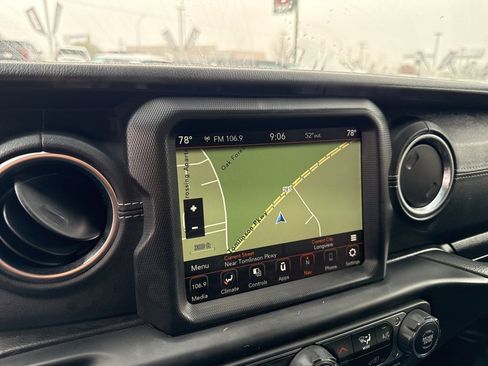 Used 2022 Jeep Wrangler Unlimited Sahara image 23