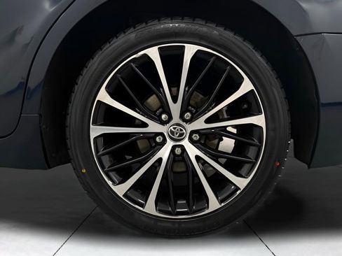 Used 2020 Toyota Camry SE image 21