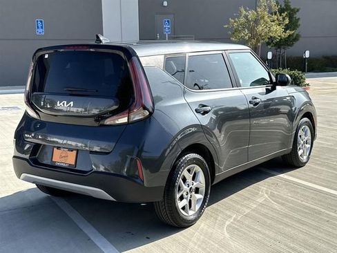Used 2024 Kia Soul LX w/ Option Group 015 image 3