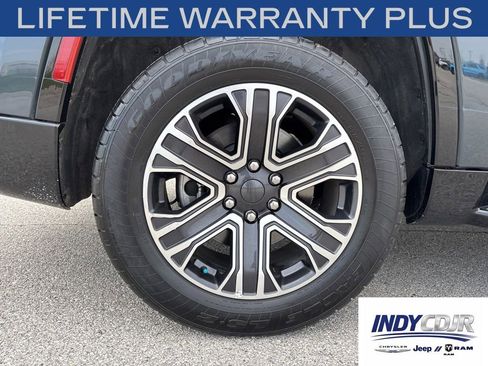 Used 2024 Jeep Wagoneer 4WD w/ Premium Group I image 15