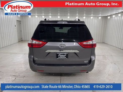 Used 2018 Toyota Sienna Limited Premium image 4