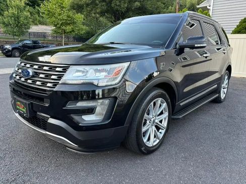 Used 2017 Ford Explorer Limited image 1
