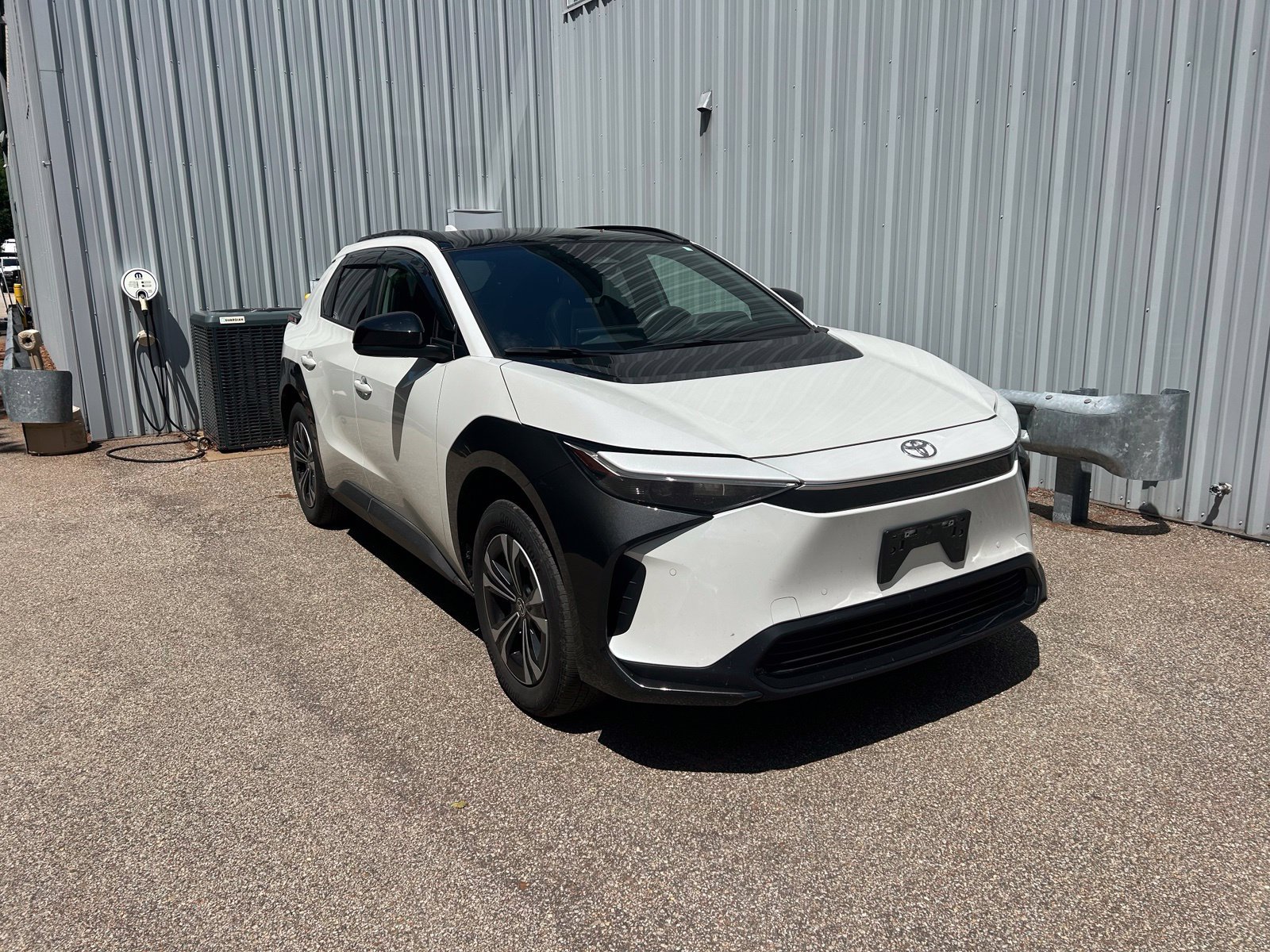 Used 2024 Toyota bZ4X AWD w/ Weather Package image 3