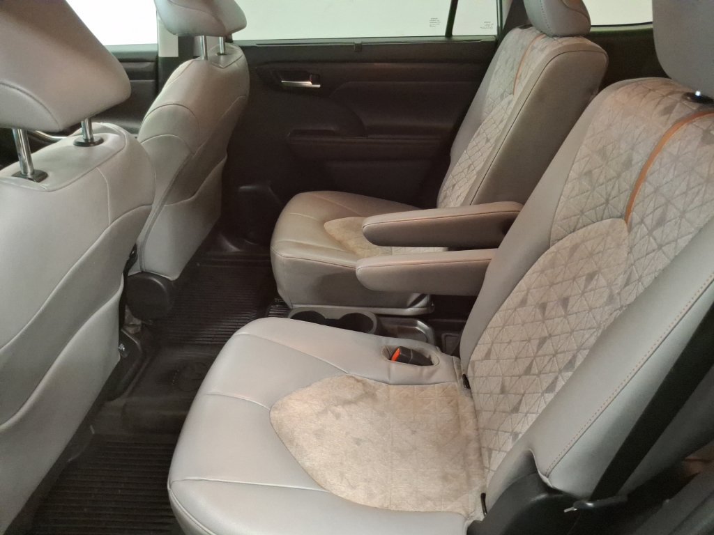 Used 2023 Toyota Highlander Bronze Edition AWD/4WD image 14