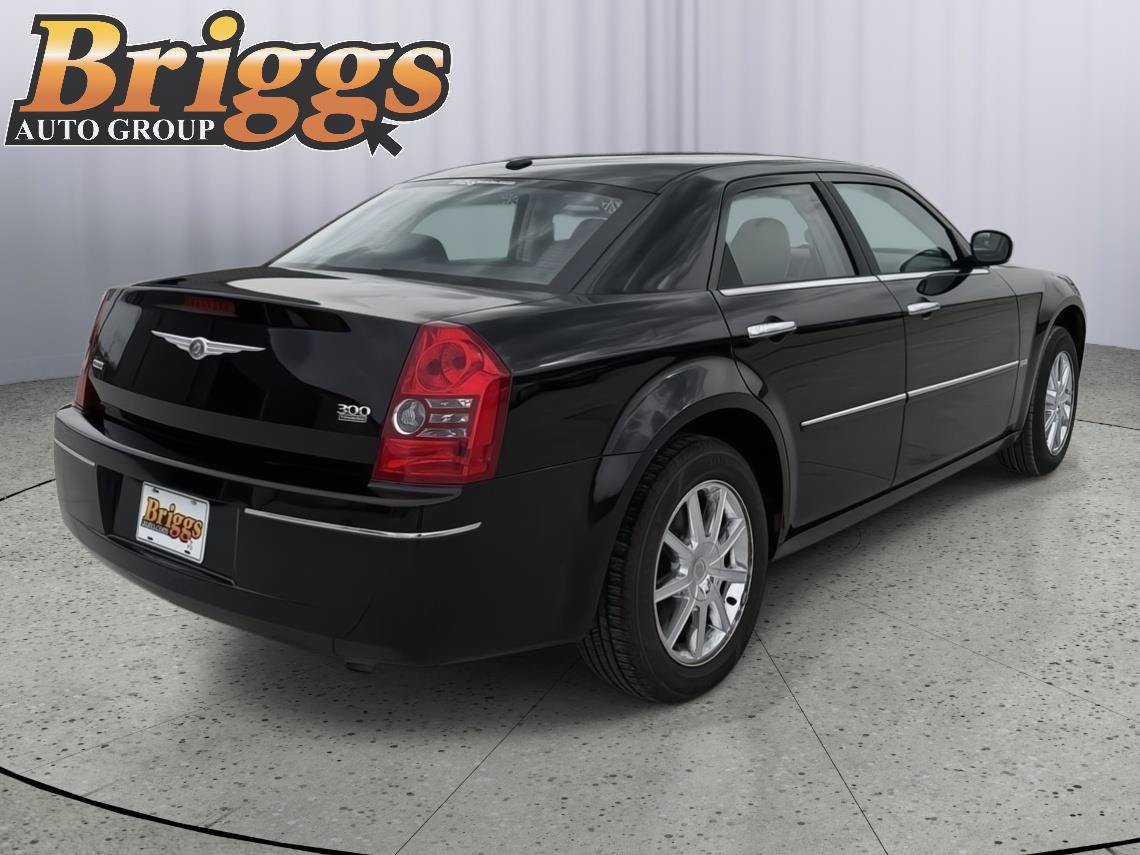 Used 2010 Chrysler 300 Touring AWD/4WD image 5