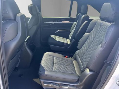 Used 2025 Cadillac Escalade IQ Luxury 1 AWD/4WD image 28
