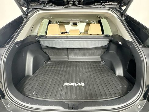 Used 2025 Toyota RAV4 XLE AWD/4WD image 30