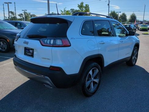 Used 2022 Jeep Cherokee Limited AWD/4WD image 5