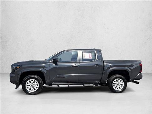 Certified 2025 Toyota Tacoma SR5 AWD/4WD image 9