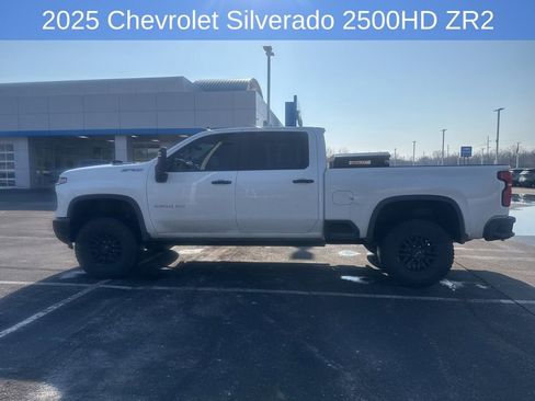 Used 2025 Chevrolet Silverado 2500 ZR2 w/ Technology Package image 2