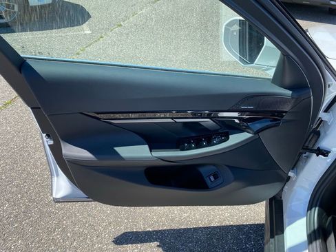 New 2026 BMW 530i xDrive AWD/4WD image 12