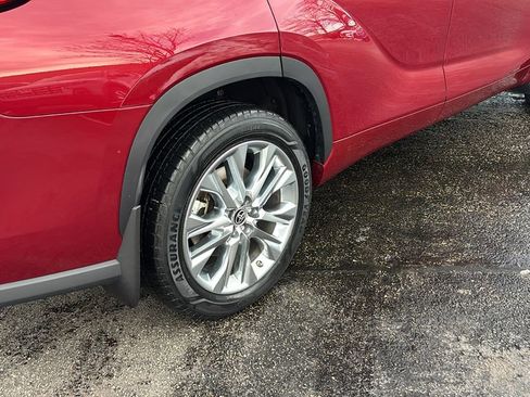 Used 2020 Toyota Highlander Limited image 8
