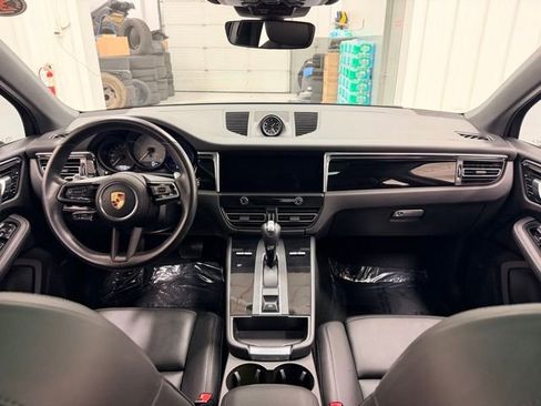 Used 2022 Porsche Macan S image 21