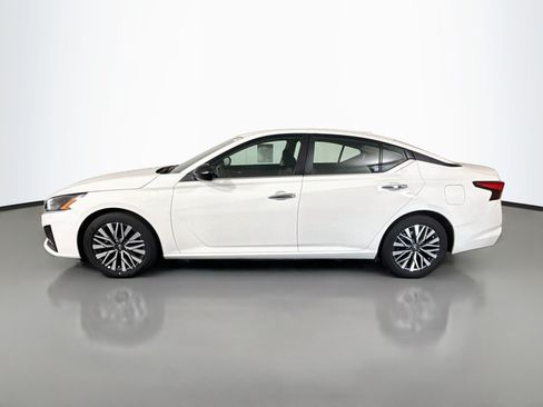 Used 2025 Nissan Altima 2.5 SV FWD image 6