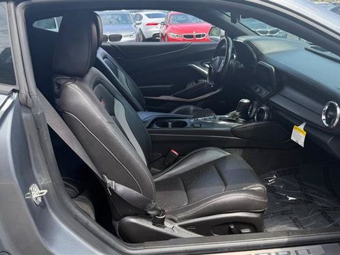 Used 2019 Chevrolet Camaro SS RWD image 17
