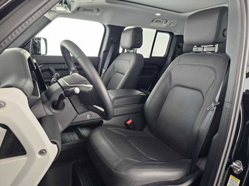 Used 2025 Land Rover Defender 130 S image 23