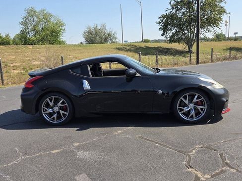 Used 2016 Nissan 370Z w/ Sport Package image 10