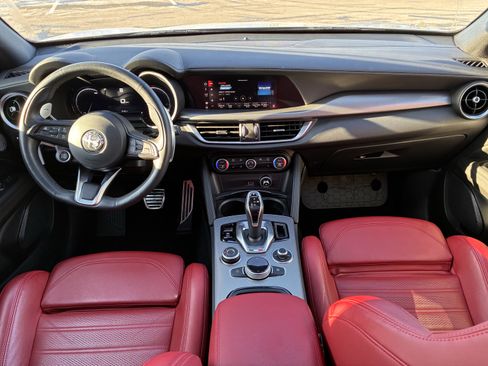 Certified 2024 Alfa Romeo Stelvio Veloce image 2