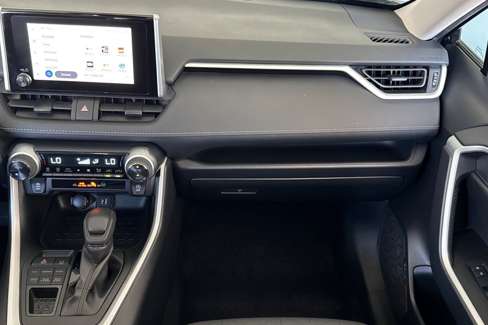 Used 2025 Toyota RAV4 XLE w/ Convenience Package AWD/4WD image 31