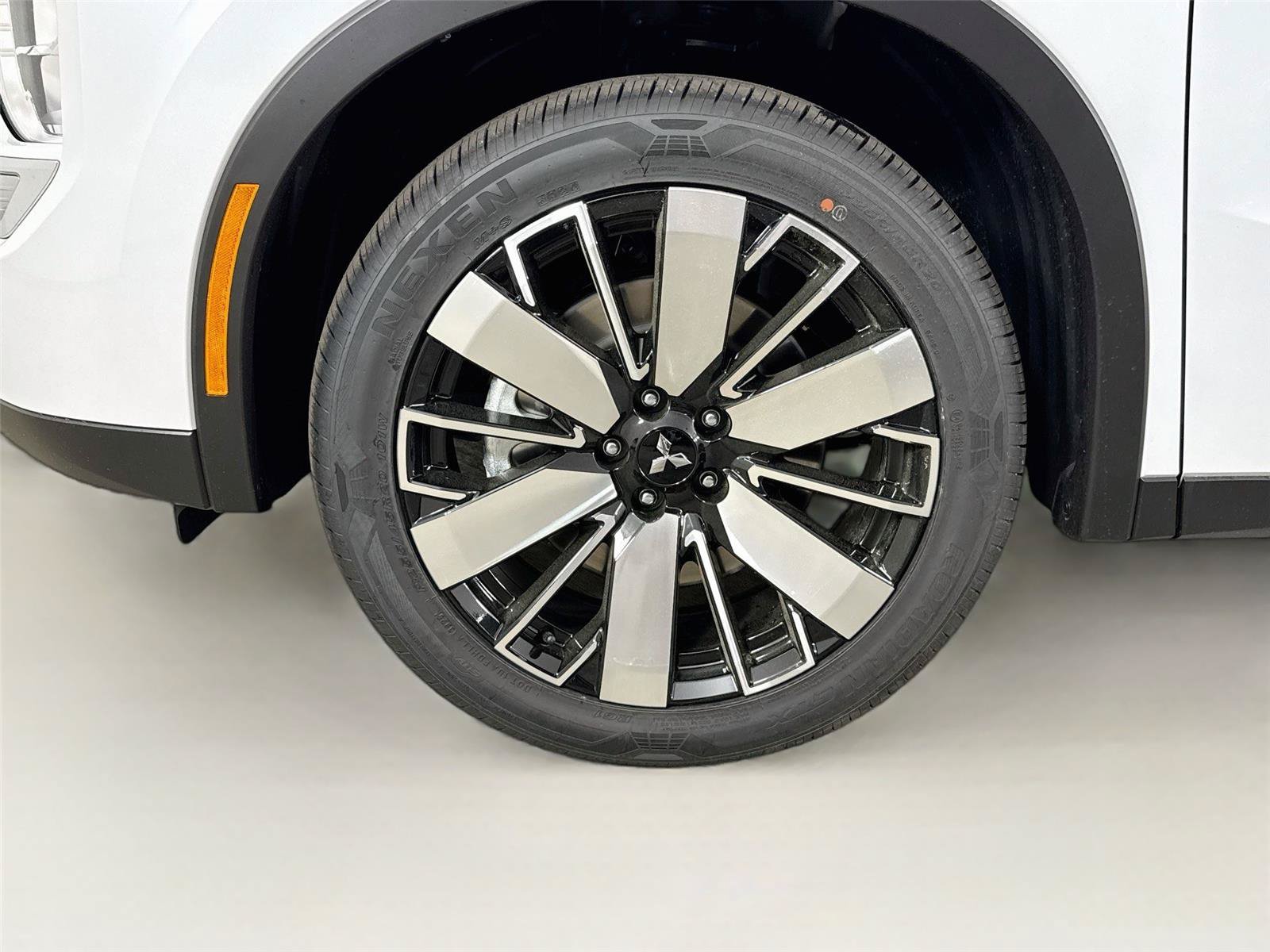 New 2026 Mitsubishi Outlander SE FWD image 27