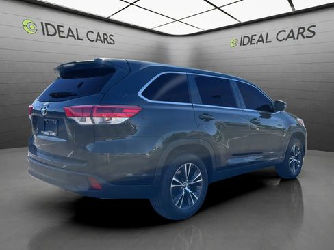 Used 2019 Toyota Highlander LE FWD image 5