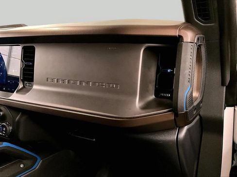 Used 2021 Ford Bronco Outer Banks AWD/4WD image 15