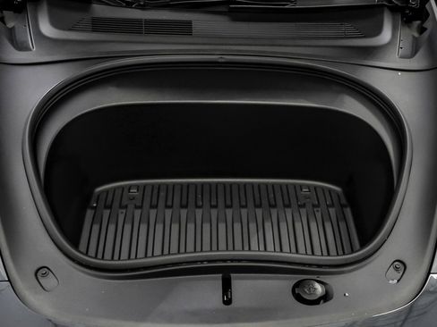 Used 2025 Tesla Model 3 Long Range image 42