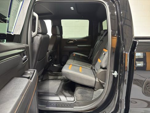 Used 2025 GMC Sierra 1500 AT4 w/ AT4 Premium Package image 14