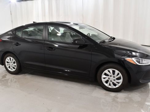 Used 2017 Hyundai Elantra SE image 5