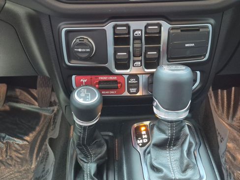 Used 2025 Jeep Wrangler Unlimited Rubicon 392 AWD/4WD image 24