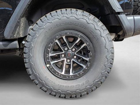 New 2026 Jeep Wrangler Unlimited Rubicon w/ Xtreme 35 Tire Package AWD/4WD image 10