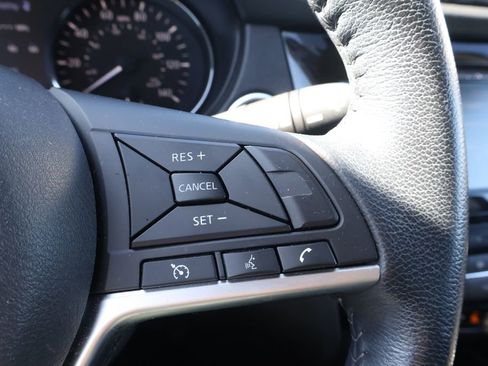 Used 2021 Nissan Rogue Sport SV AWD/4WD image 17