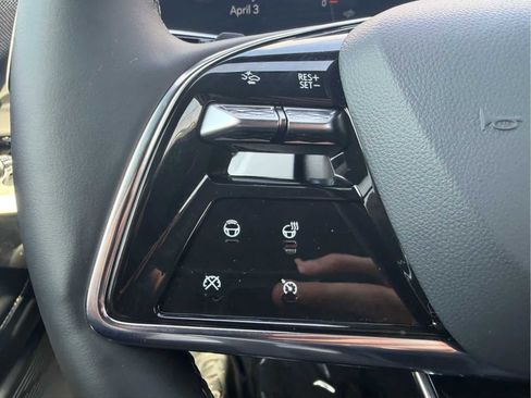 Certified 2025 Cadillac Optiq Luxury 2 AWD/4WD image 13