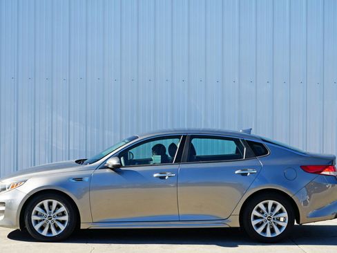 Used 2016 Kia Optima EX image 44
